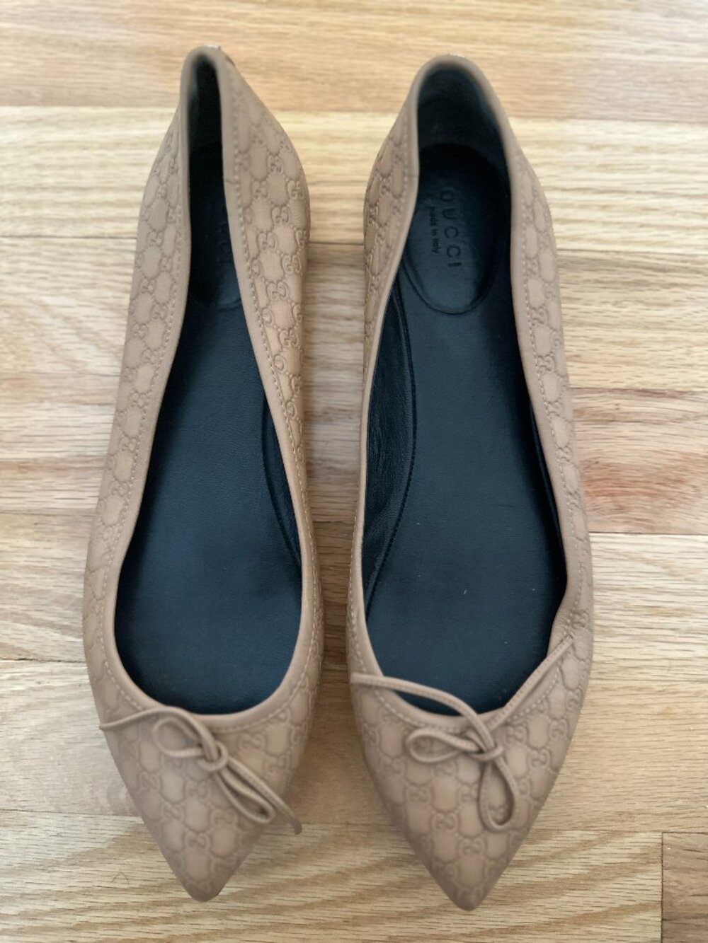 Gucci nude monogram ballet flats, size 40